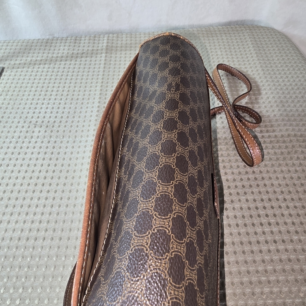 Celine - Picture 11 of 11